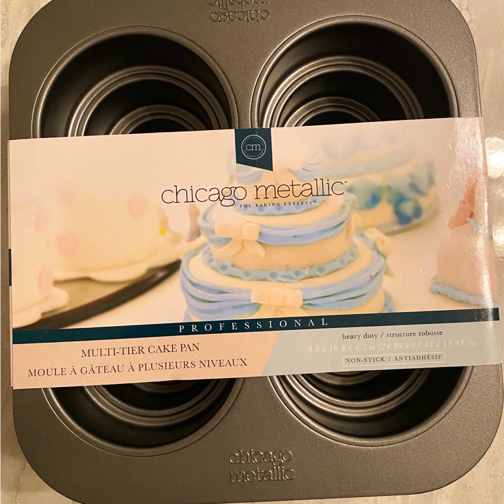 New Chicago Metallic Professional Multi-Tier Cake Pan - Silver